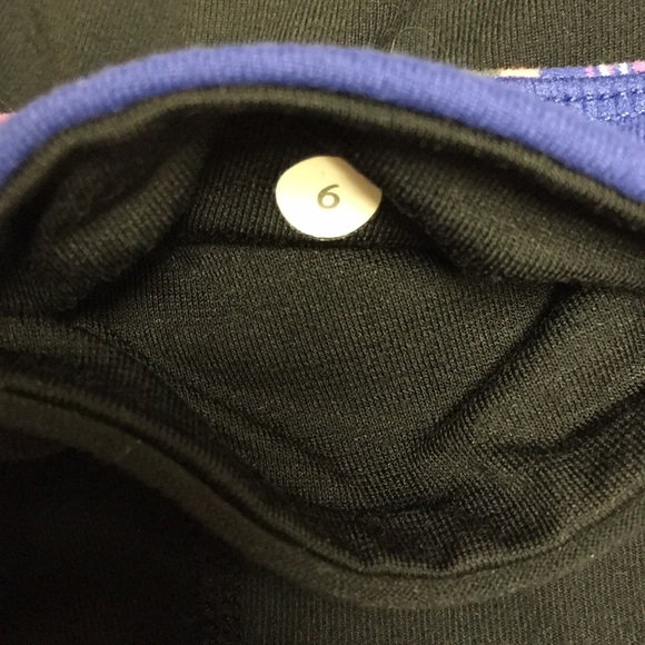 Lululemon groove crop leggings size 6 - Picture 3 of 5